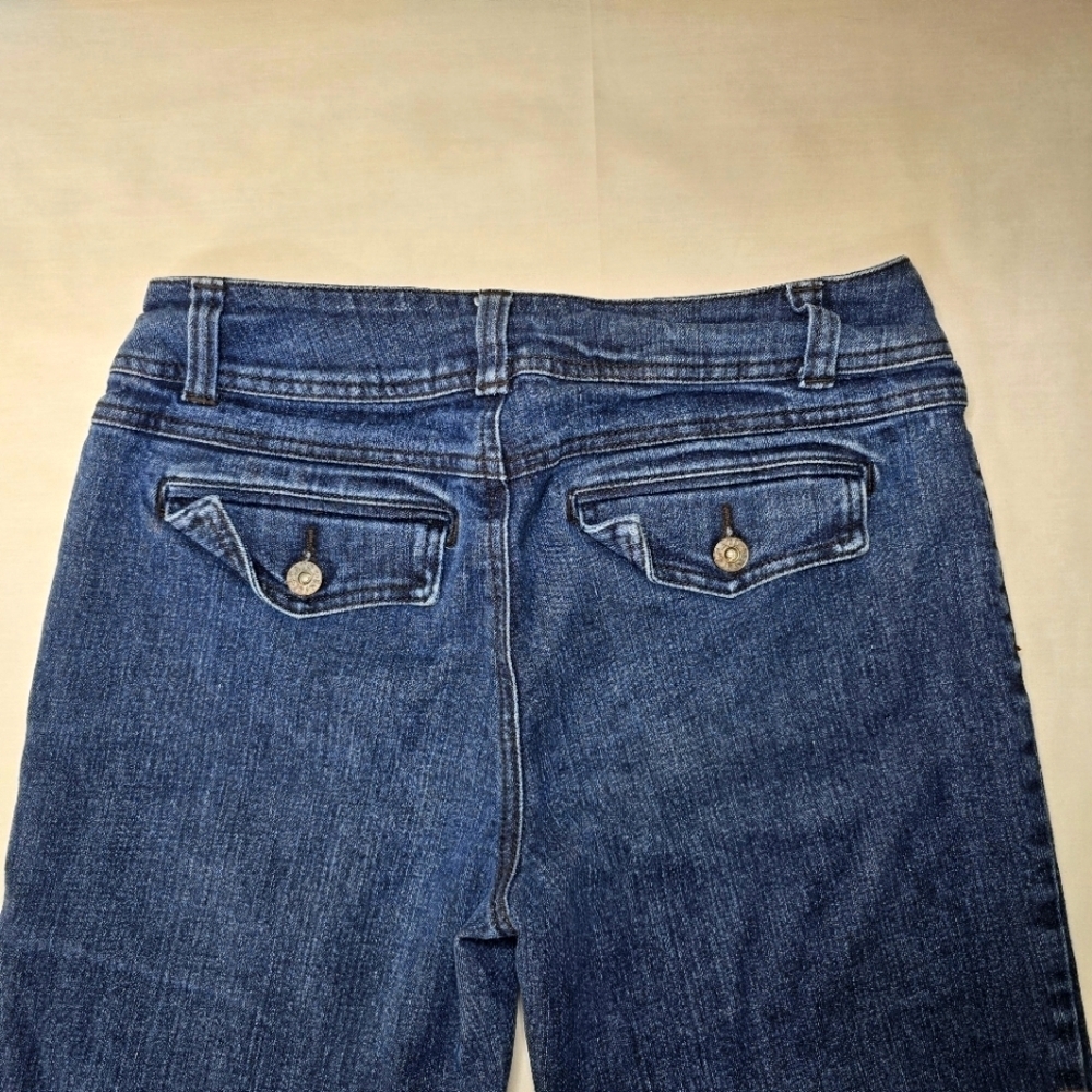 Cato Knee-Length Cuffed Midwash Jean Shorts Mid-rise Women's Size 8 - Picture 4 of 12